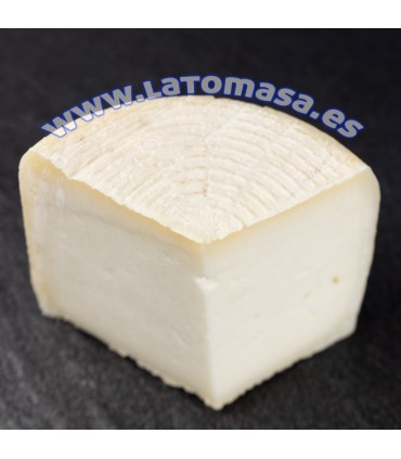 QUESO SEMICURADO ARTESANO OJOS NEGROS DE CABRA EN TACO DE ± 450 gr.