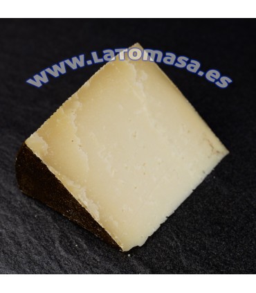 QUESO VIEJO OVEJA FLOR DE ESGUEVA CUÑA DE ± 450 gr.